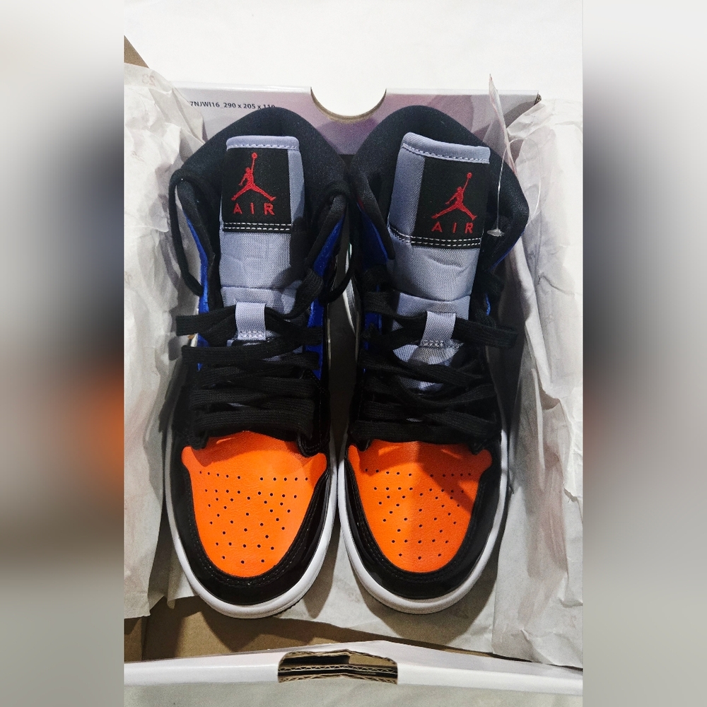 Nike Colorful High-Top Sneakers - Picture 10 of 12